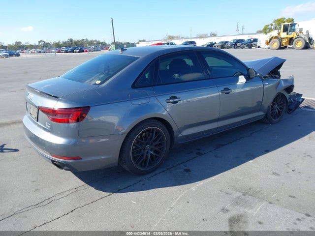 2018 AUDI A4 WAUENAF45JA068679 Photo 3