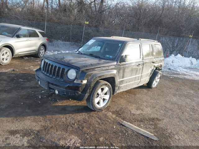 Jeep Patriot Latitude 2014 1C4NJRFB1ED605919 Image 2