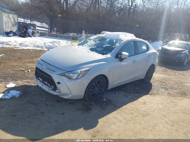 3MYDLBYV8LY716743 Toyota YARIS LE