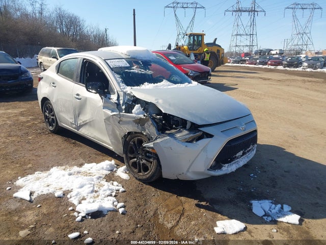 3MYDLBYV8LY716743 Toyota YARIS LE