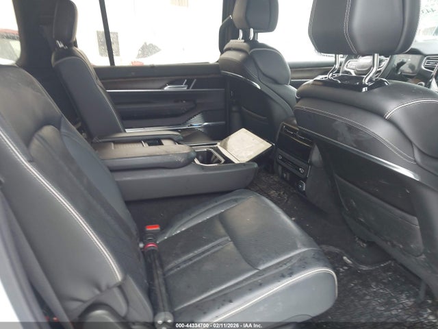 2023 JEEP GRAND WAGONEER 1C4SJVFP9PS501121 Photo 7