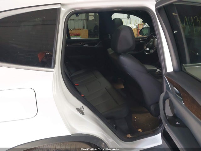 2019 BMW X3 5UXTR9C53KLR08652 Photo 7