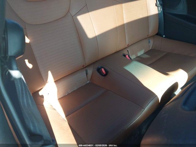 KMHHU6KJXGU131273 Hyundai Genesis
