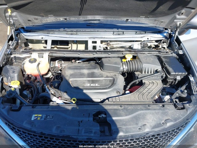 Продажа на аукционе авто 2017 Chrysler Pacifica Touring, vin: 2C4RC1DG9HR516533, номер лота: 44334863