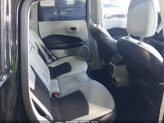 44334880 :رقم المزاد ، 3C4NJCBB6KT730651 vin ، 2019 Jeep Compass Sun And Wheel Fwd مزاد بيع