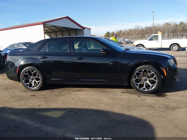 44334888 :رقم المزاد ، 2C3CCABGXJH148467 vin ، 2018 Chrysler 300 300s مزاد بيع