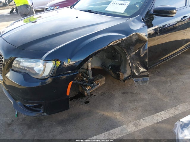 44334888 :رقم المزاد ، 2C3CCABGXJH148467 vin ، 2018 Chrysler 300 300s مزاد بيع