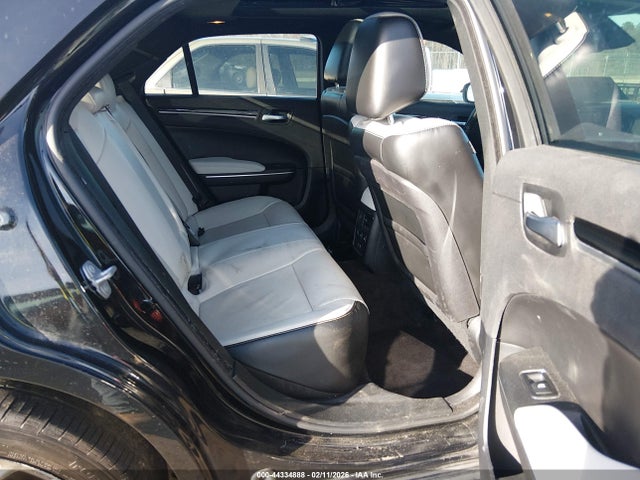44334888 :رقم المزاد ، 2C3CCABGXJH148467 vin ، 2018 Chrysler 300 300s مزاد بيع