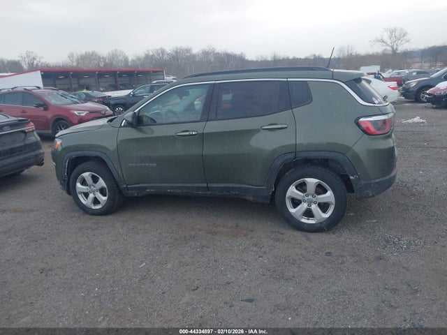 2020 Jeep Compass Latitude 4x4 მანქანა იყიდება აუქციონზე, vin: 3C4NJDBB5LT225255, აუქციონის ნომერი: 44334897