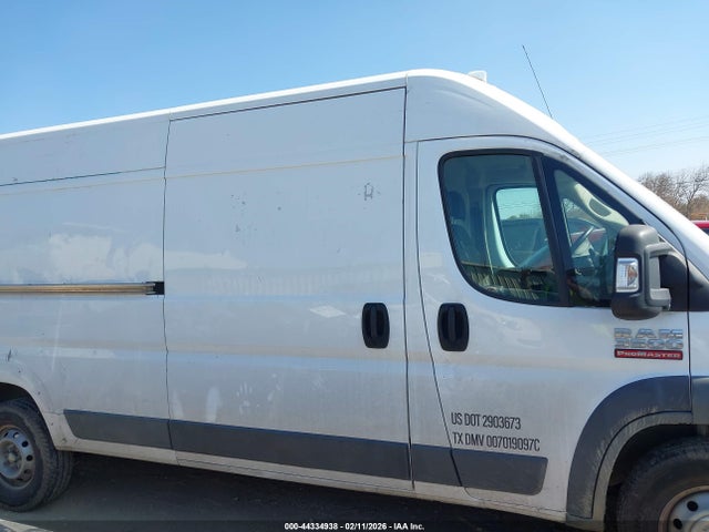 3C6URVJG2JE158758 RAM Promaster 3500 Cargo Van High Roof 159 Wb Ext