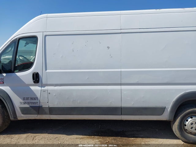 3C6URVJG2JE158758 RAM Promaster 3500 Cargo Van High Roof 159 Wb Ext