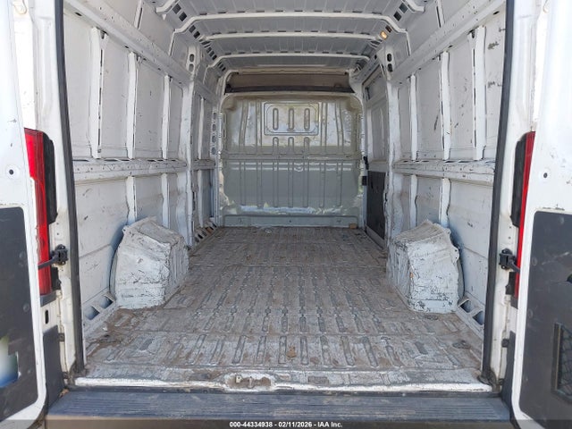 3C6URVJG2JE158758 RAM Promaster 3500 Cargo Van High Roof 159 Wb Ext