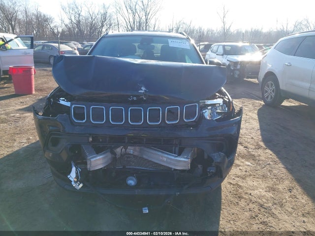 44334941 :رقم المزاد ، 3C4NJDBB6NT176456 vin ، 2022 Jeep Compass Latitude 4x4 مزاد بيع