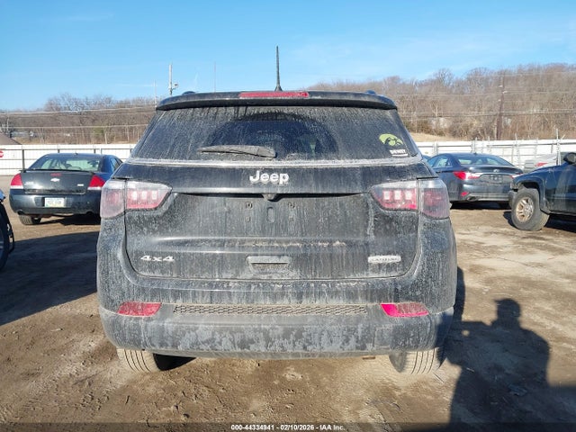 44334941 :رقم المزاد ، 3C4NJDBB6NT176456 vin ، 2022 Jeep Compass Latitude 4x4 مزاد بيع