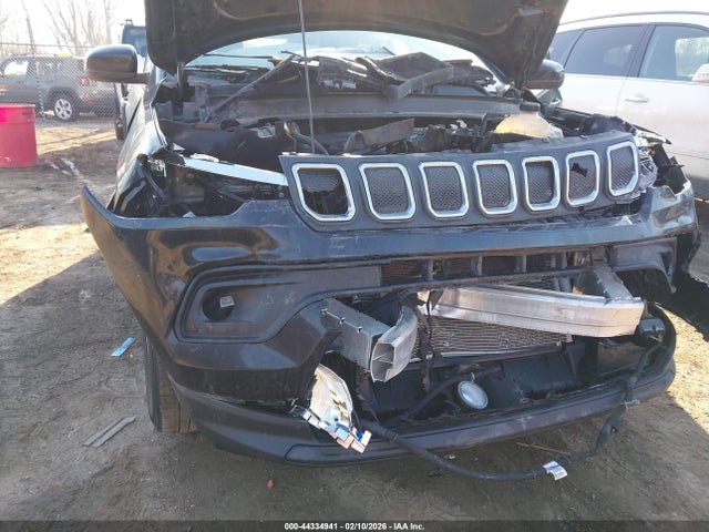 44334941 :رقم المزاد ، 3C4NJDBB6NT176456 vin ، 2022 Jeep Compass Latitude 4x4 مزاد بيع