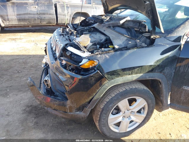 44334941 :رقم المزاد ، 3C4NJDBB6NT176456 vin ، 2022 Jeep Compass Latitude 4x4 مزاد بيع