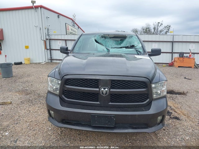 44334963 :رقم المزاد ، 1C6RR7FT4JS116905 vin ، 2018 Ram 1500 Express  4x4 6'4 Box مزاد بيع