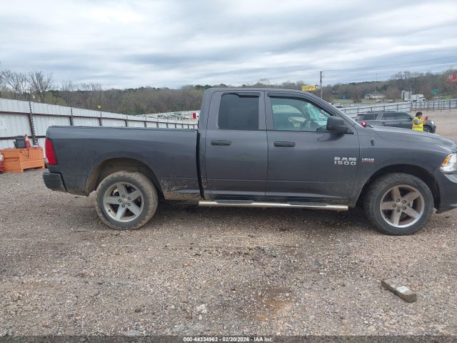 44334963 :رقم المزاد ، 1C6RR7FT4JS116905 vin ، 2018 Ram 1500 Express  4x4 6'4 Box مزاد بيع
