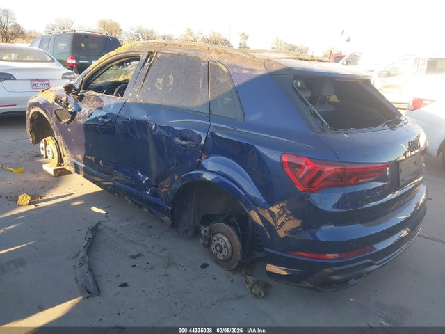 2022 AUDI Q3 WA1EECF35N1060488 Photo 2