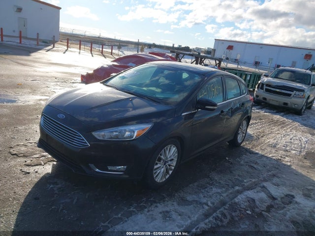 Ford Focus Titanium 2016 1FADP3N24GL216067 Image 2