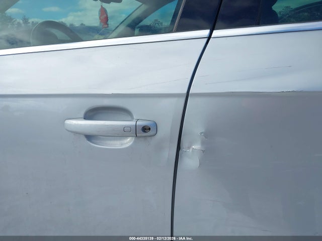 Продажа на аукционе авто 2013 Audi A4 2.0t Premium, vin: WAUFFAFL1DN005438, номер лота: 44335139