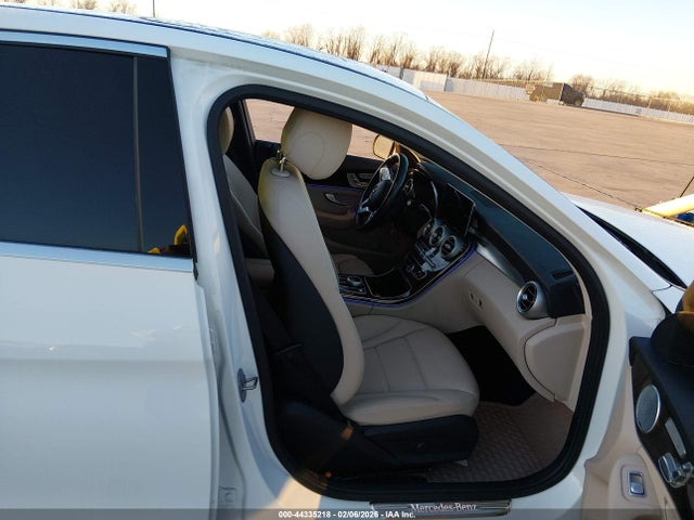 W1KWF8DB1MR647193 Mercedes-Benz C 300 Sedan