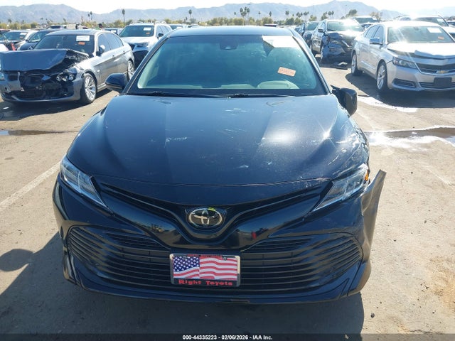 Aukcja sprzedaży 2018 Toyota Camry Le, vin: 4T1B11HK1JU056360, numer aukcji: 44335223
