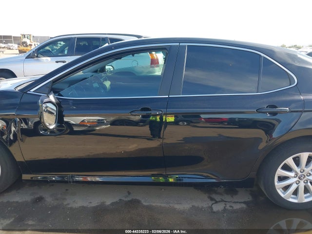 Aukcja sprzedaży 2018 Toyota Camry Le, vin: 4T1B11HK1JU056360, numer aukcji: 44335223