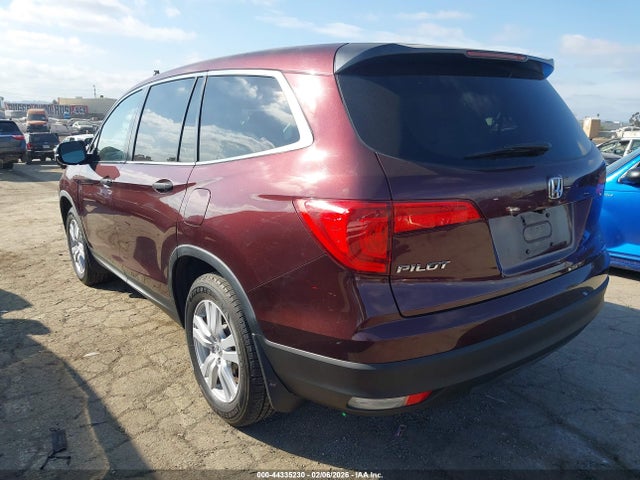 Honda PILOT LX 2017 5FNYF5H19HB028002 Image 3