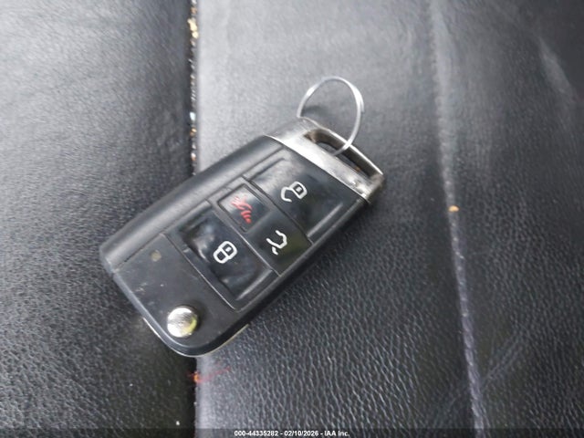 3VW4T7AU8FM099494 Volkswagen Golf Gti 2.0t Autobahn 4-door