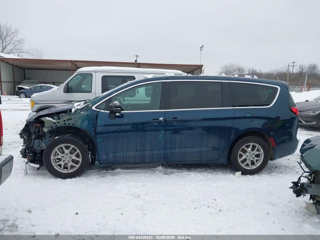 Продажа на аукционе авто 2025 Chrysler Pacifica Select, vin: 2C4RC1BG8SR527579, номер лота: 44335322