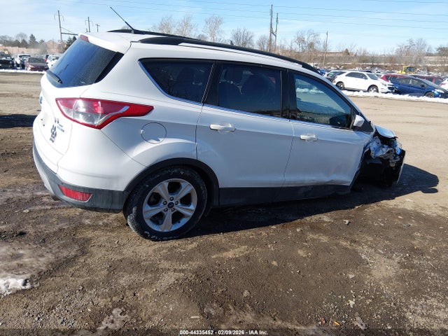 1FMCU9G94GUC83107 Ford ESCAPE SE
