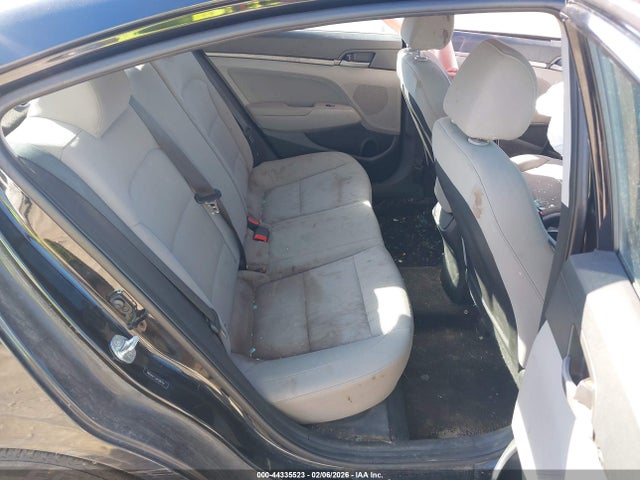 5NPD84LF3JH308754 Hyundai ELANTRA SEL