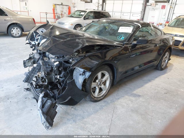 Ford Mustang Ecoboost 2018 1FA6P8THXJ5108397 Image 2