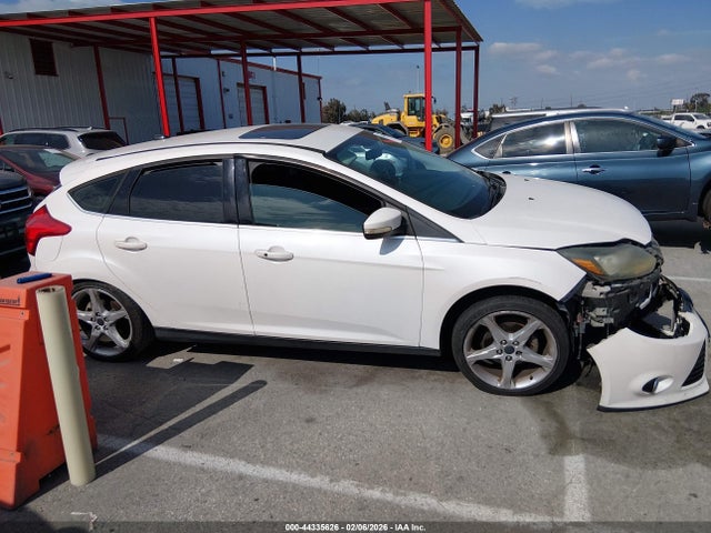 1FADP3N23EL185181 Ford Focus Titanium