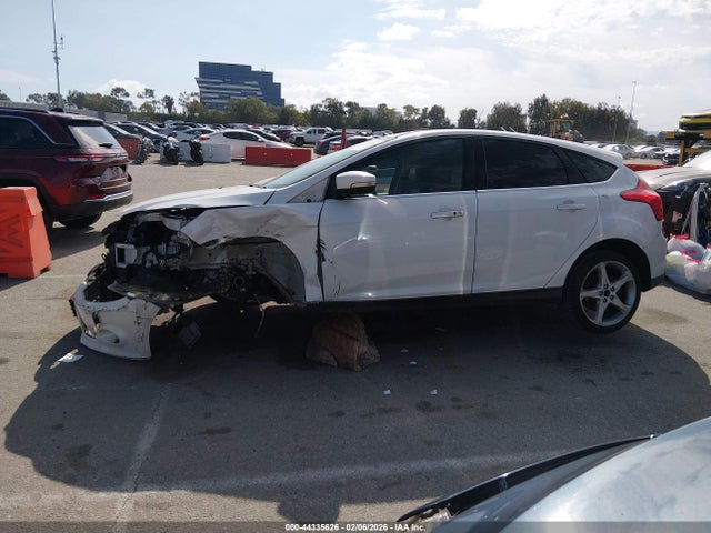 1FADP3N23EL185181 Ford Focus Titanium