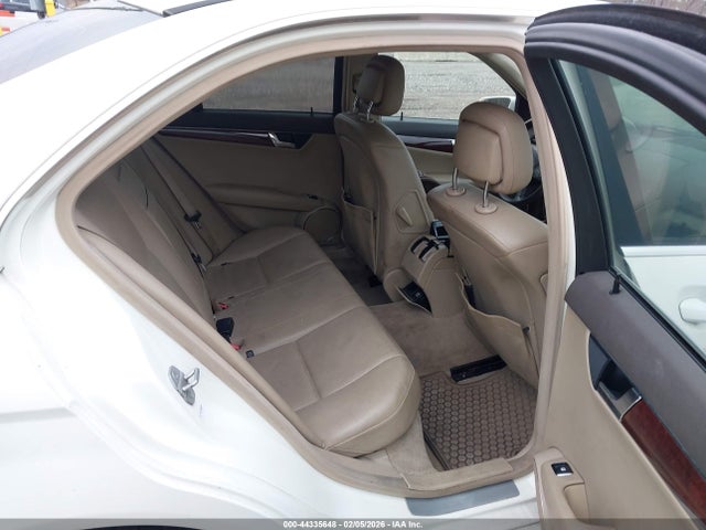 2011 Mercedes-benz C 300 Luxury/sport მანქანა იყიდება აუქციონზე, vin: WDDGF5EB1BA468679, აუქციონის ნომერი: 44335648
