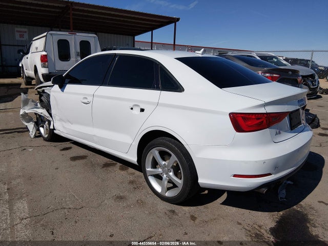 2015 AUDI A3 WAUACGFFXF1129461 Photo 2
