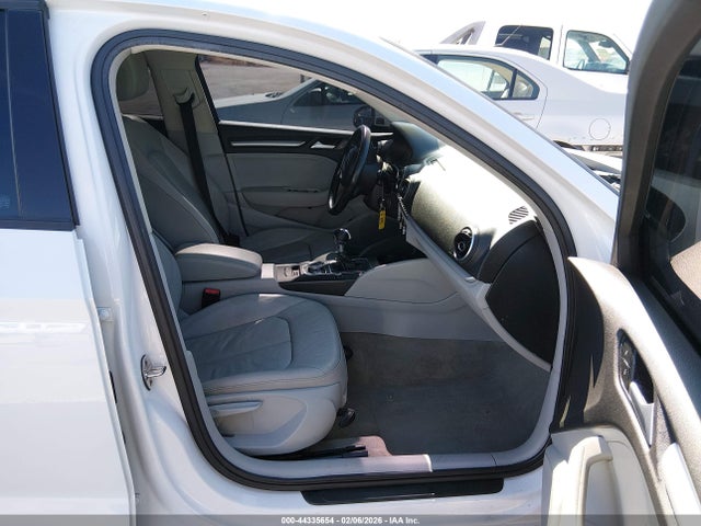 2015 AUDI A3 WAUACGFFXF1129461 Photo 4