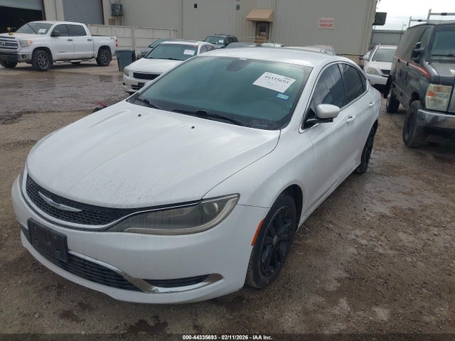 Chrysler 200 Limited 2015 1C3CCCAB3FN641455 Image 2