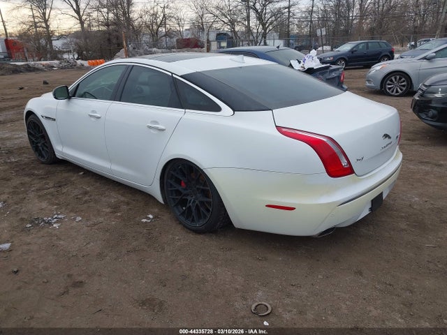 2015 JAGUAR XJ SAJWA1CZ9F8V77371 Photo 2