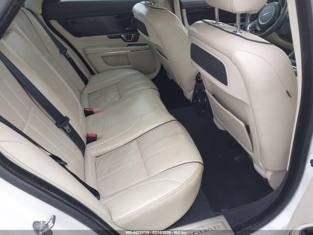 2015 JAGUAR XJ SAJWA1CZ9F8V77371 Photo 7