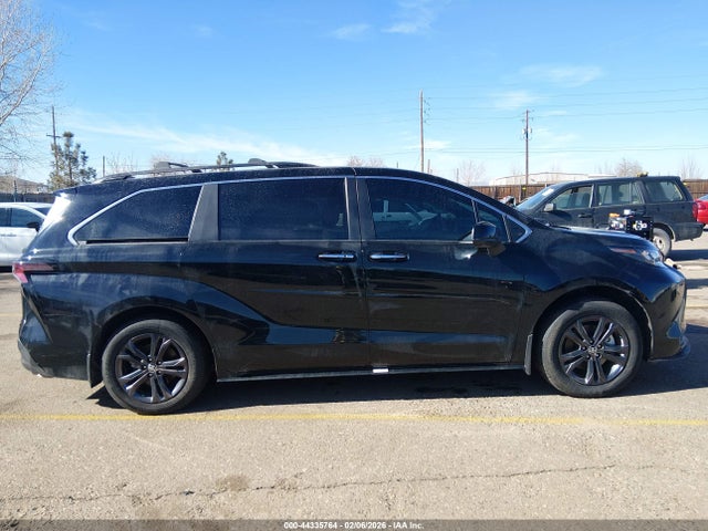 5TDCSKFC6RS133408 Toyota Sienna Woodland Edition
