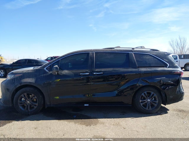 5TDCSKFC6RS133408 Toyota Sienna Woodland Edition