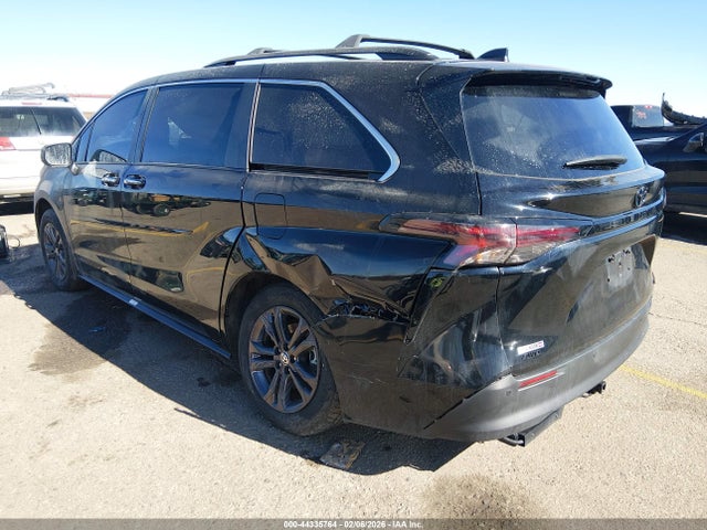 5TDCSKFC6RS133408 Toyota Sienna Woodland Edition