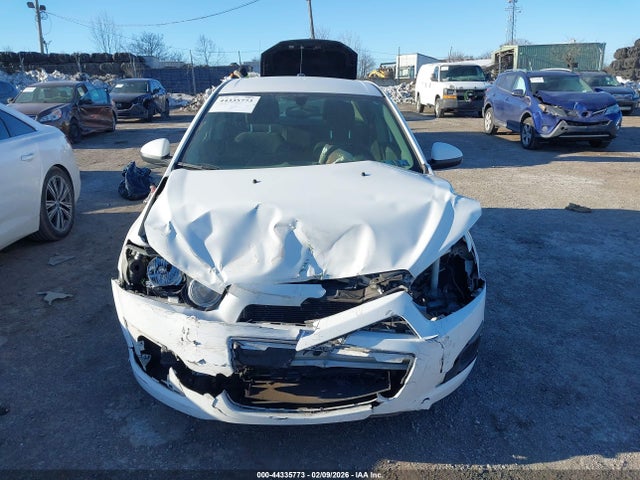 1G1JC5SH8F4111238 Chevrolet Sonic Lt Auto