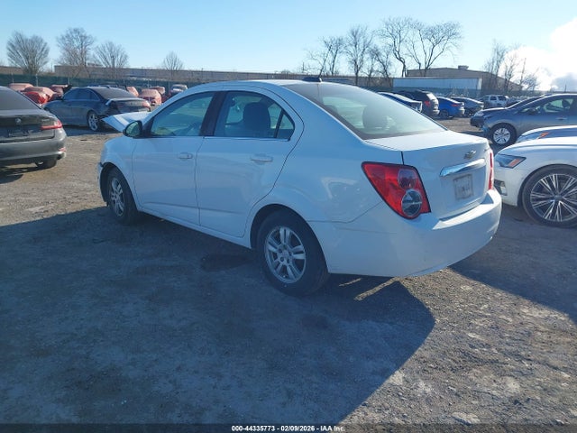 2015 CHEVROLET SONIC 1G1JC5SH8F4111238 Photo 2