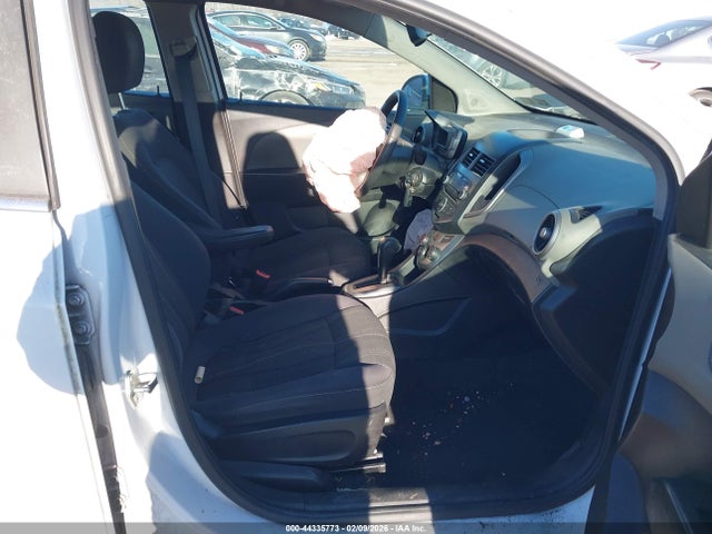 2015 CHEVROLET SONIC 1G1JC5SH8F4111238 Photo 4