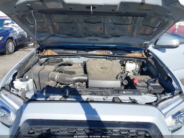3TMCZ5AN7JM147117 Toyota Tacoma Trd Off Road