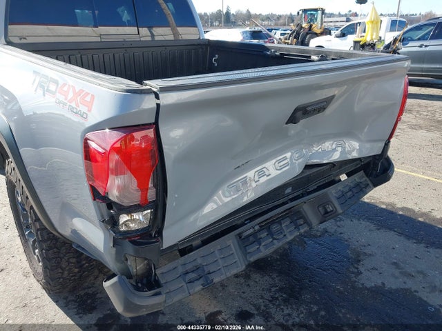 3TMCZ5AN7JM147117 Toyota Tacoma Trd Off Road